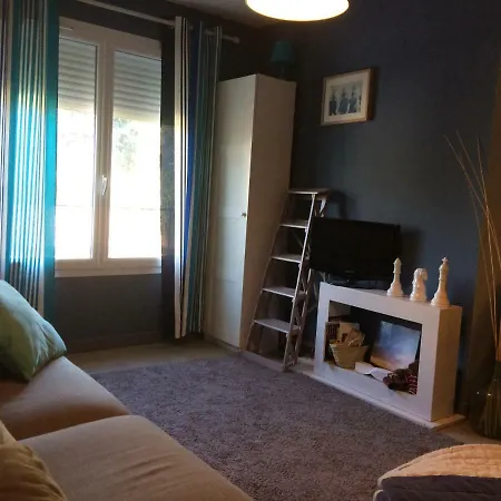 Bed and Breakfast Off 5*